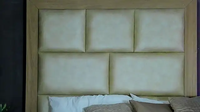 TaniaRedd  online show from February 20, 2026, 1:24 pm