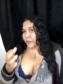 VaneandRossy online show from December 16, 2025, 1:10 am