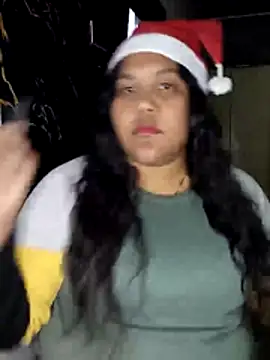 VaneandRossy online show from December 20, 2025, 4:37 am