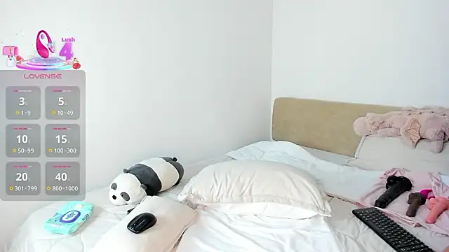 DakothaHyland  online show from February 17, 2026, 2:03 pm