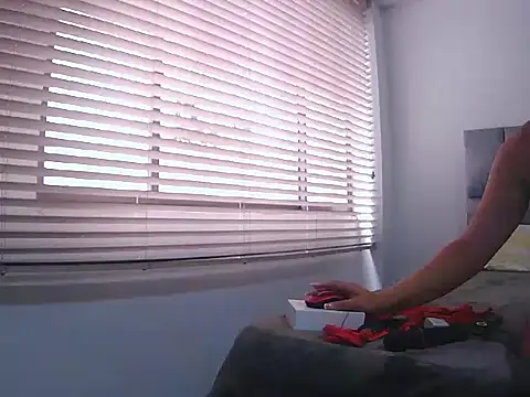 Fernanda andrew online show from April 17, 2026, 3:26 pm