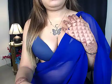 Snapshot of Flying_queenn chatting on December 4, 2025, 11:53 am Flying queenn online show from December 4, 2025, 11:53 am