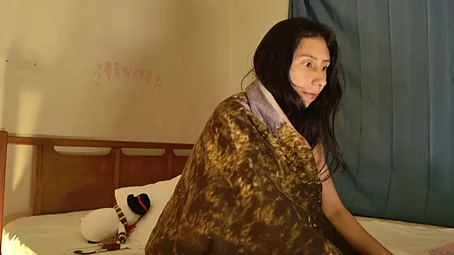 Snapshot of MoonLipsON- chatting on February 3, 2026, 2:10 am MoonLipsON- online show from February 3, 2026, 2:10 am