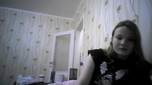 EvgeniyXAnna online show from February 18, 2026, 8:27 pm