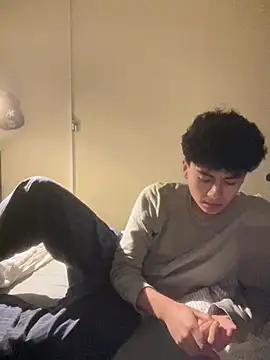 Snapshot of hungspanishtwink chatting on February 17, 2026, 10:51 pm hungspanishtwink online show from February 17, 2026, 10:51 pm