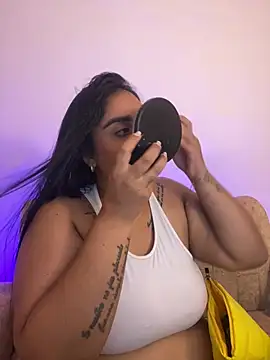Snapshot of YenthCorona chatting on July 20, 2026, 2:52 am YenthCorona online show from July 20, 2026, 2:52 am