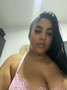 Snapshot of YenthCorona chatting on June 18, 2026, 2:10 am YenthCorona online show from June 18, 2026, 2:10 am