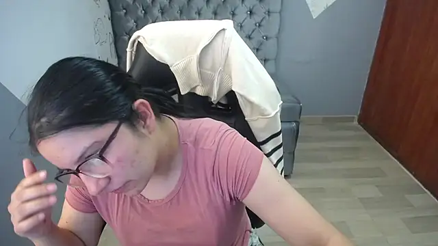 eva smit t online show from February 21, 2026, 2:24 am