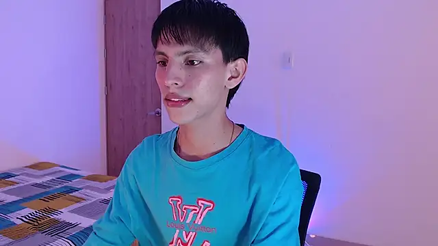 andrew courtzz online show from April 4, 2026, 7:53 pm