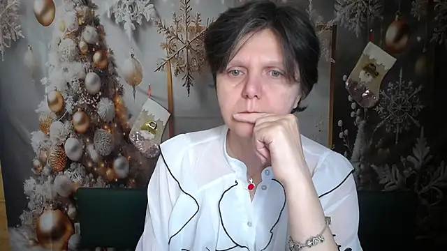 LunaDobra online show from December 21, 2025, 6:09 pm