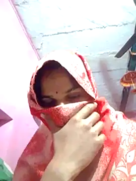 Snapshot of poonamhotxx chatting on December 4, 2025, 3:55 pm poonamhotxx online show from December 4, 2025, 3:55 pm