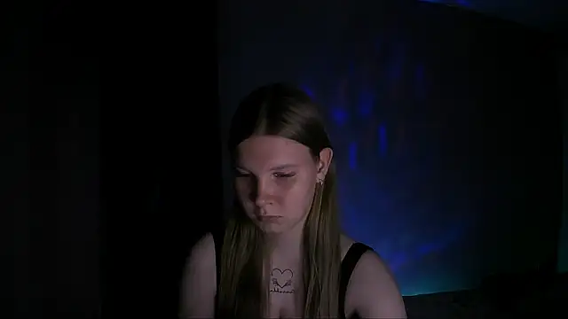 Snapshot of nelli_lux_ chatting on December 4, 2025, 7:57 pm nelli lux online show from December 4, 2025, 7:57 pm