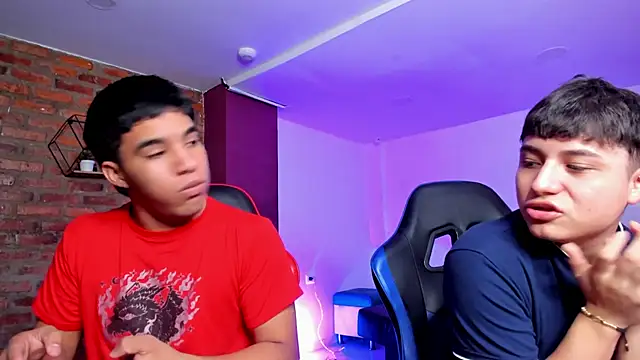 HotThreesoome online show from March 3, 2026, 12:34 pm