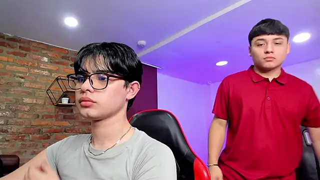 HotThreesoome online show from March 5, 2026, 12:24 pm