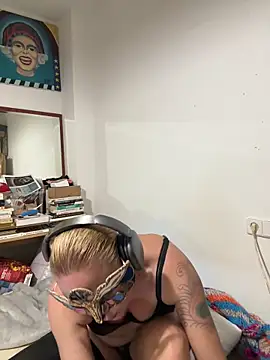  DaLiDa  online show from December 17, 2025, 1:16 pm