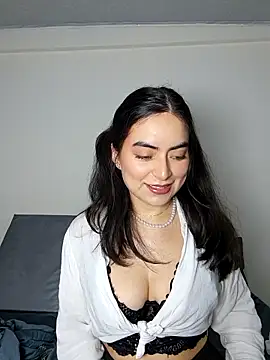 saasha Petit online show from March 7, 2026, 11:05 am