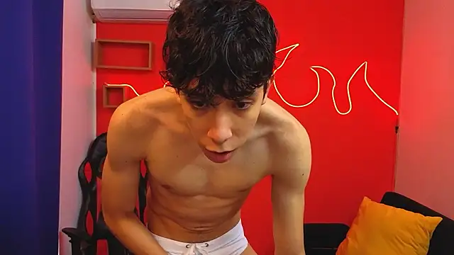 Neo Twink online show from February 10, 2026, 7:13 pm