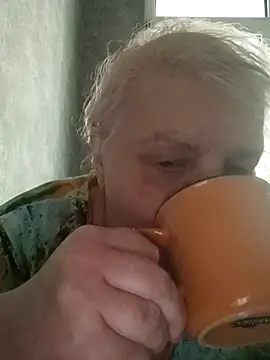 HapinessLovee online show from February 5, 2026, 9:16 am