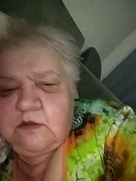 HapinessLovee online show from December 21, 2025, 4:41 pm