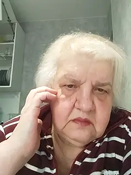 HapinessLovee online show from April 12, 2026, 5:44 am