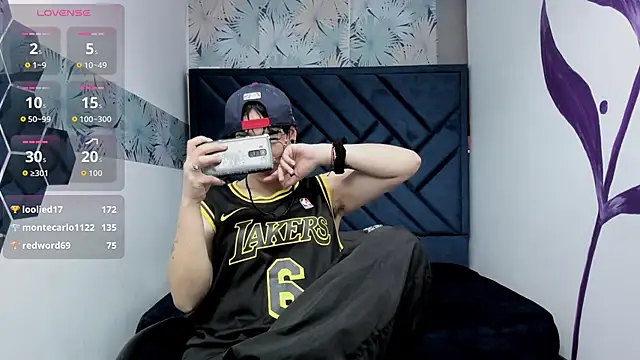 Snapshot of Kiara_Fox__ chatting on January 8, 2026, 8:37 pm Kiara Fox online show from January 8, 2026, 8:37 pm