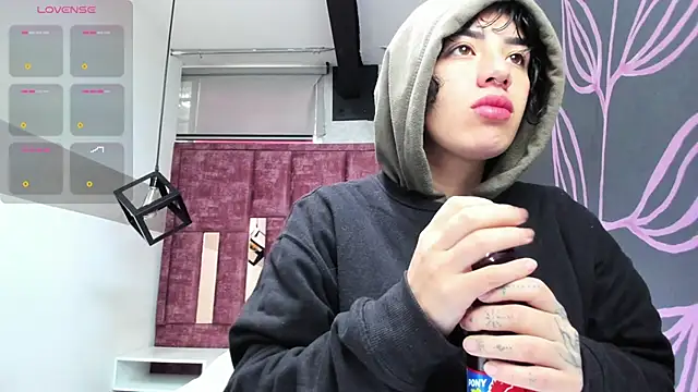 Snapshot of Kiara_Fox__ chatting on February 3, 2026, 12:10 pm Kiara Fox online show from February 3, 2026, 12:10 pm