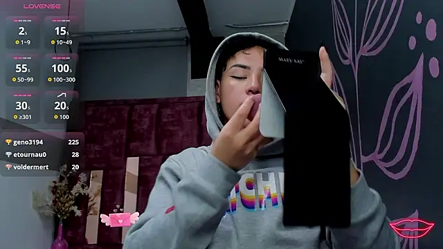 Snapshot of Kiara_Fox__ chatting on February 22, 2026, 7:44 am Kiara Fox online show from February 22, 2026, 7:44 am