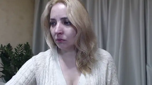 Snapshot of sweetpussy chatting on April 9, 2026, 2:45 pm sweetpussy online show from April 9, 2026, 2:45 pm