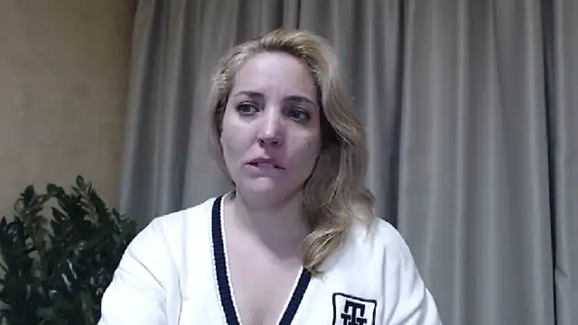 Snapshot of sweetpussy chatting on March 7, 2026, 3:28 pm sweetpussy online show from March 7, 2026, 3:28 pm