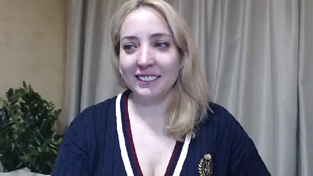 Snapshot of sweetpussy chatting on February 1, 2026, 10:35 am sweetpussy online show from February 1, 2026, 10:35 am