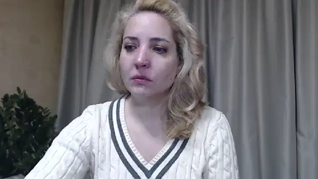 Snapshot of sweetpussy chatting on February 4, 2026, 4:18 am sweetpussy online show from February 4, 2026, 4:18 am