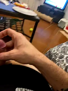 migliormigui35 online show from December 4, 2025, 11:59 pm