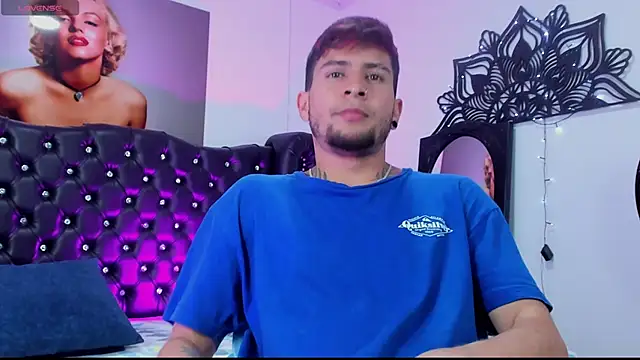 vaalentiino online show from December 14, 2025, 10:26 pm