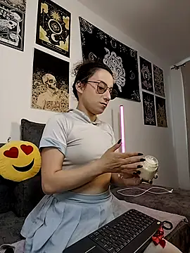Snapshot of little__ammy chatting on April 25, 2026, 10:07 pm little ammy online show from April 25, 2026, 10:07 pm