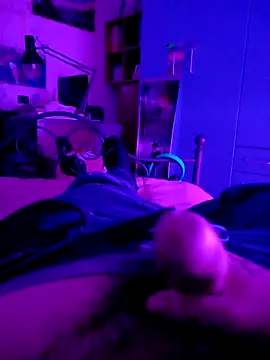 barbone15 online show from April 16, 2026, 8:20 pm