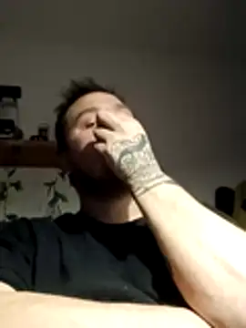 Snapshot of barbone15 chatting on February 24, 2026, 7:37 pm barbone15 online show from February 24, 2026, 7:37 pm