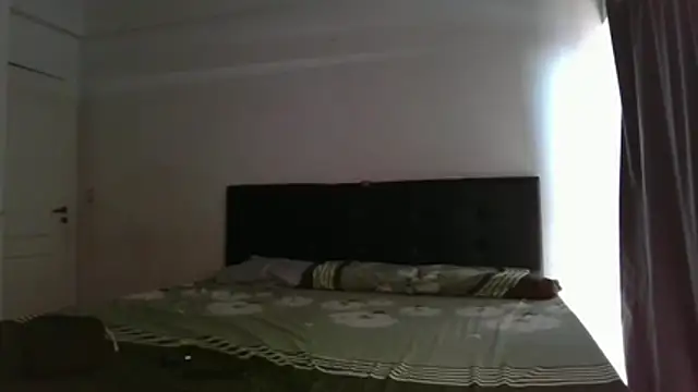 Snapshot of Ceciihot chatting on February 26, 2026, 2:06 pm Ceciihot online show from February 26, 2026, 2:06 pm