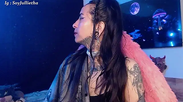 Snapshot of Julls420_ chatting on January 10, 2026, 5:47 am Julls420 online show from January 10, 2026, 5:47 am