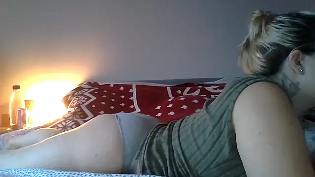 Julie0411 online show from December 19, 2025, 8:06 am