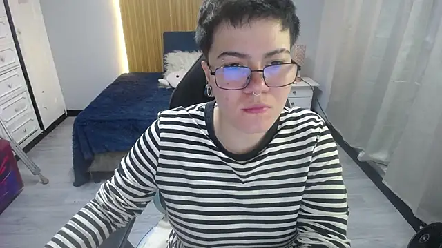 geminis xxx online show from April 18, 2026, 4:15 am