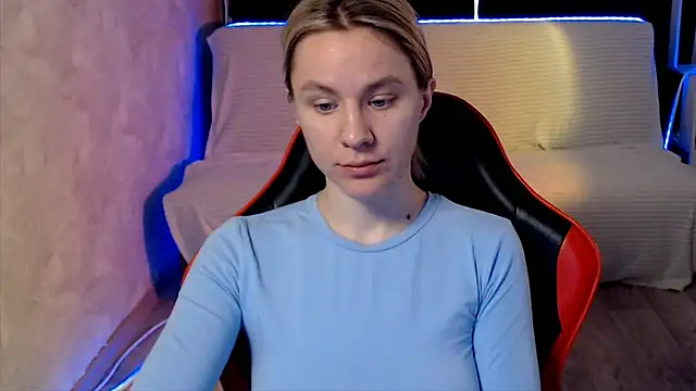 MiaBun1 online show from April 14, 2026, 3:22 am