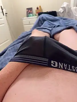 Snapshot of angei094 chatting on February 23, 2026, 5:35 pm angei094 online show from February 23, 2026, 5:35 pm