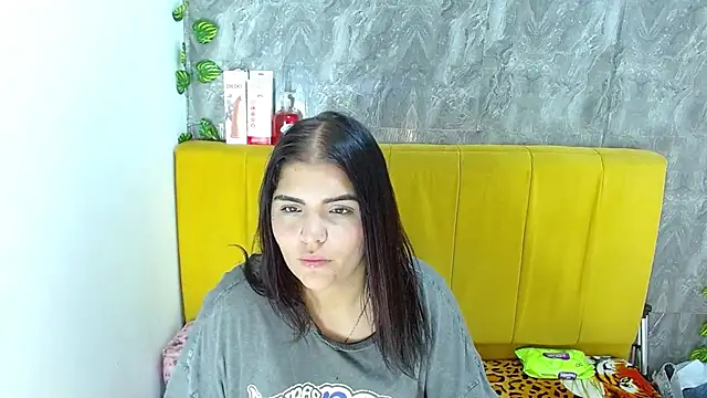 alunnaclarkcm online show from December 22, 2025, 3:17 am