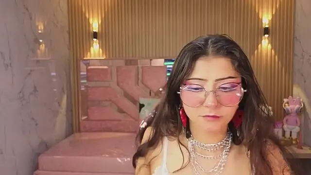 Snapshot of miss_devil_s chatting on February 19, 2026, 3:03 am miss devil s online show from February 19, 2026, 3:03 am