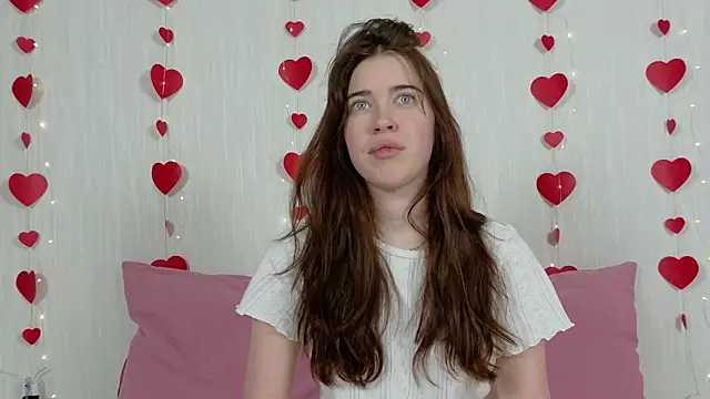 Kimberlybondd online show from February 13, 2026, 7:36 pm