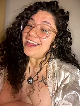 Snapshot of VanesssaMilf_ chatting on February 20, 2026, 6:26 am VanesssaMilf online show from February 20, 2026, 6:26 am