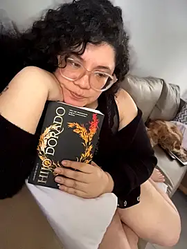 Snapshot of VanesssaMilf_ chatting on February 17, 2026, 12:35 pm VanesssaMilf online show from February 17, 2026, 12:35 pm