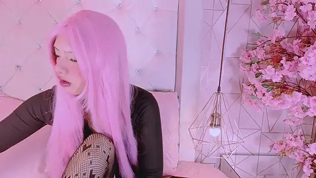 NamiMoon1 online show from February 10, 2026, 1:21 pm