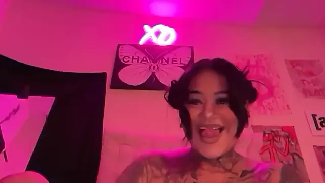 Snapshot of Itsonlyvirgo chatting on February 20, 2026, 8:05 am Itsonlyvirgo online show from February 20, 2026, 8:05 am