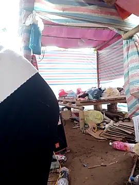 Snapshot of Him_MountainGirl chatting on February 3, 2026, 3:04 am Him MountainGirl online show from February 3, 2026, 3:04 am